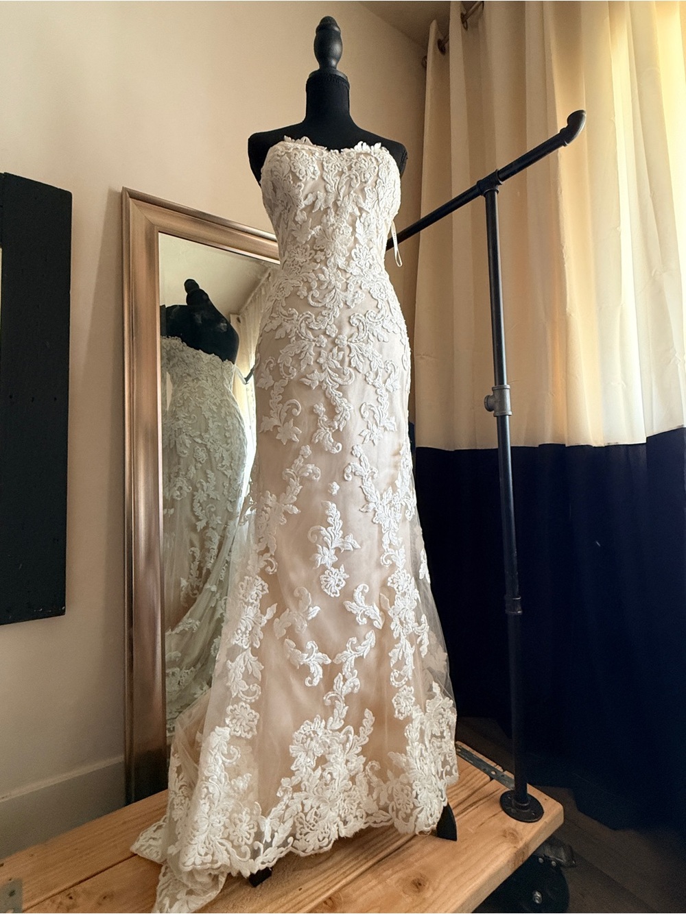 Enzoani Wedding Gown | 2017 Beautiful Collection |